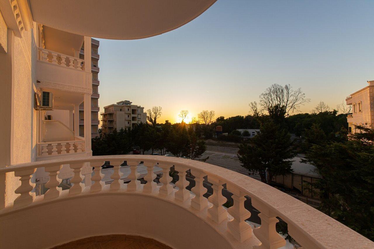Esal Hotel 4*